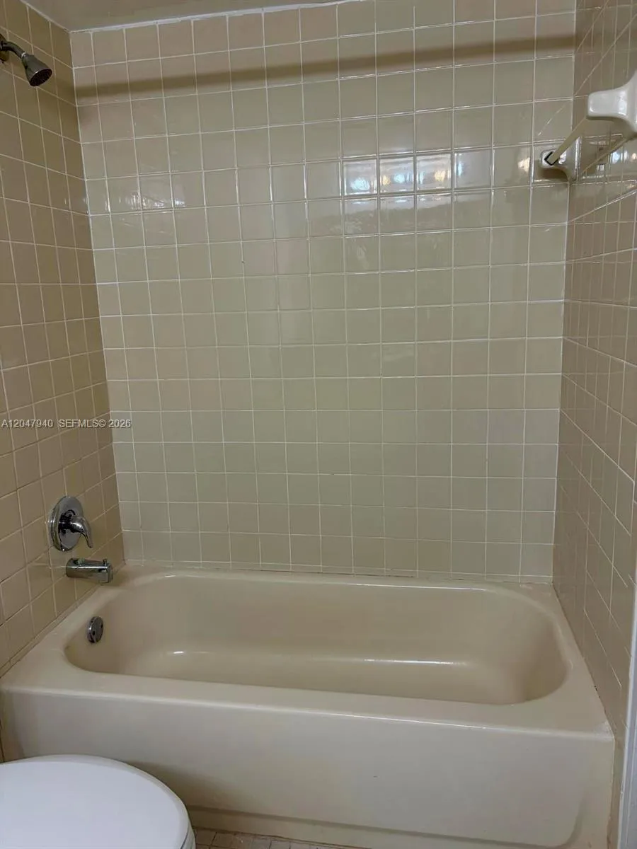 100 NW 76th Ave #102-2 Plantation, FL 33324