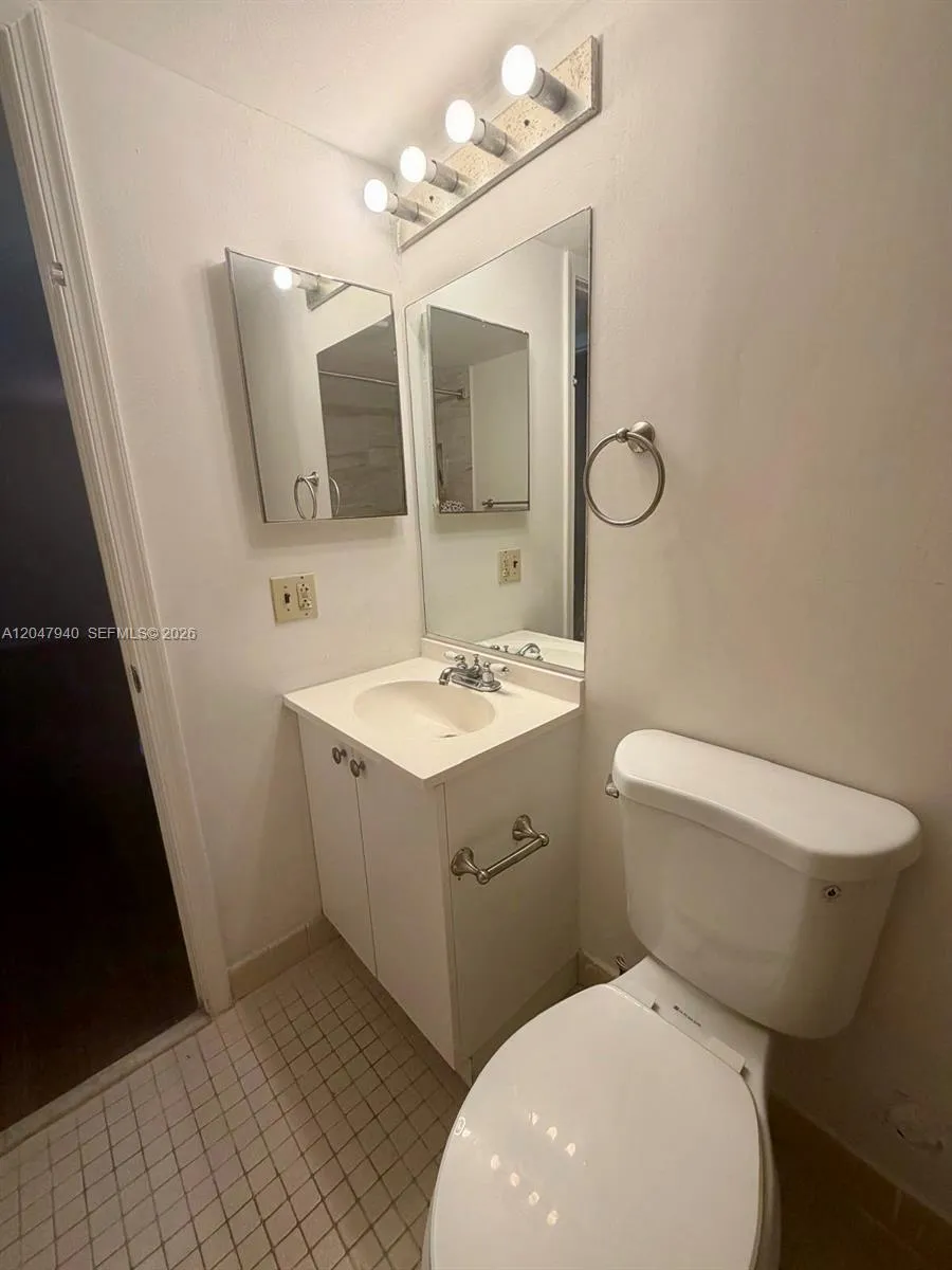 100 NW 76th Ave #102-2 Plantation, FL 33324