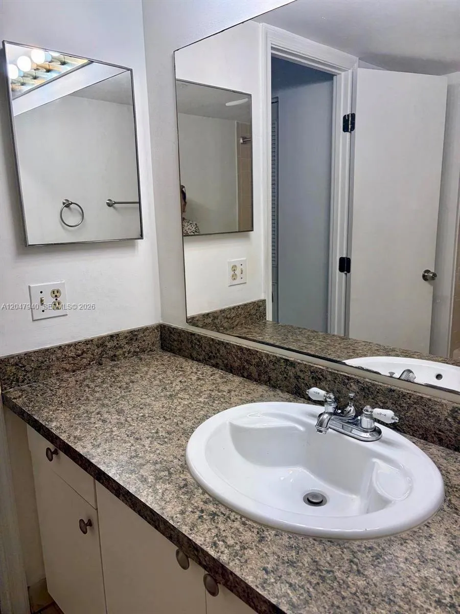100 NW 76th Ave #102-2 Plantation, FL 33324