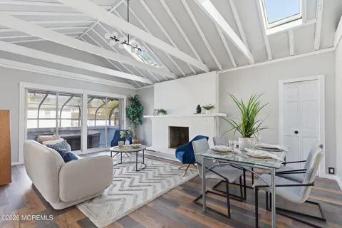 215 Sunset Lane