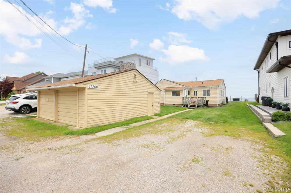 41260 Conger Bay Drive Harrison Charter Township, MI 48045