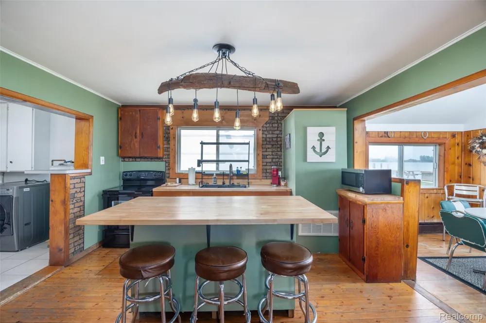 41260 Conger Bay Drive Harrison Charter Township, MI 48045