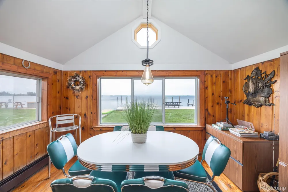 41260 Conger Bay Drive Harrison Charter Township, MI 48045