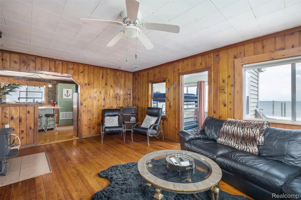 41260 Conger Bay Drive Harrison Charter Township, MI 48045