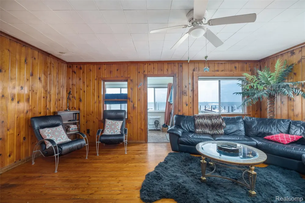 41260 Conger Bay Drive Harrison Charter Township, MI 48045