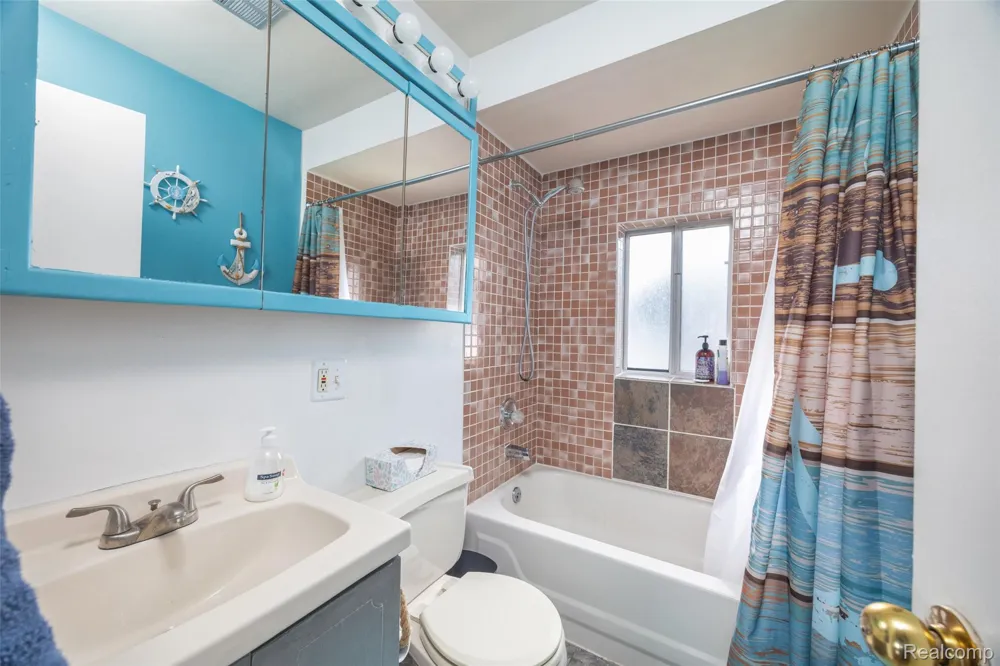 41260 Conger Bay Drive Harrison Charter Township, MI 48045