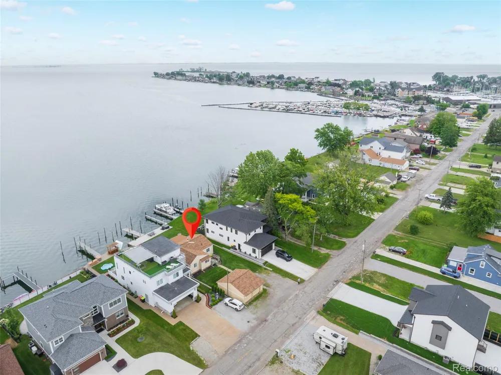 41260 Conger Bay Drive Harrison Charter Township, MI 48045