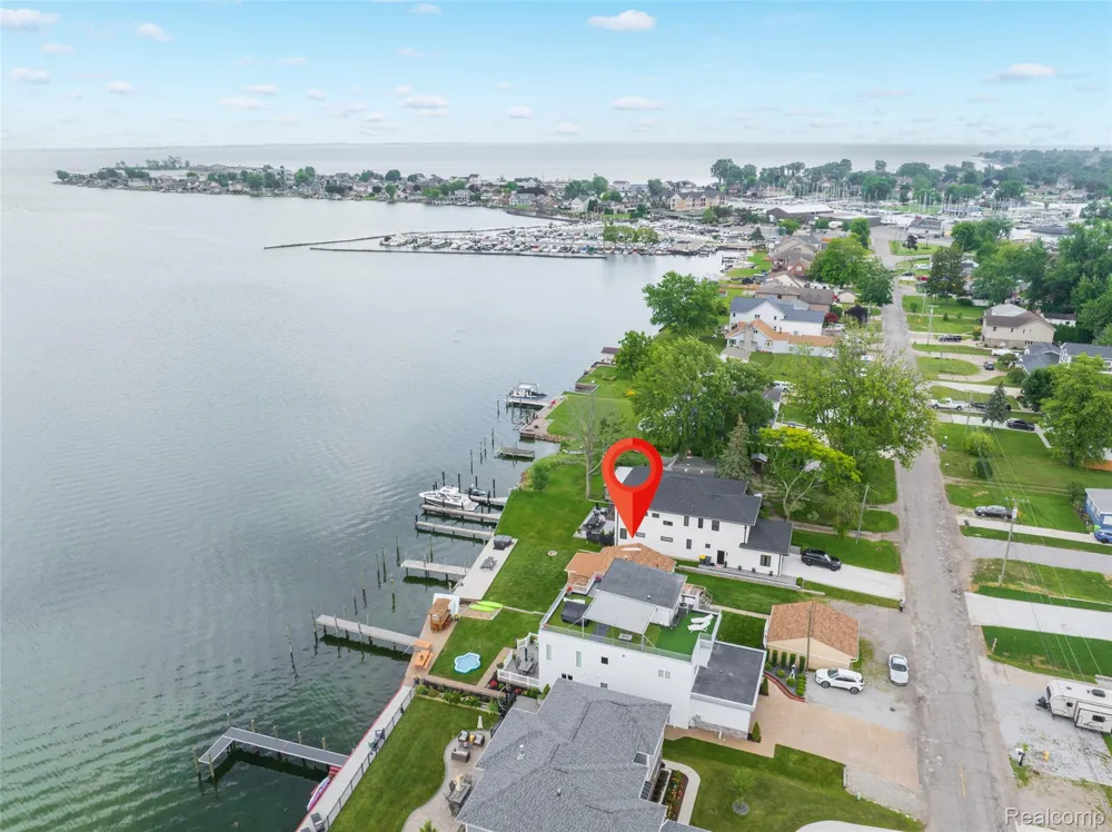 41260 Conger Bay Drive Harrison Charter Township, MI 48045