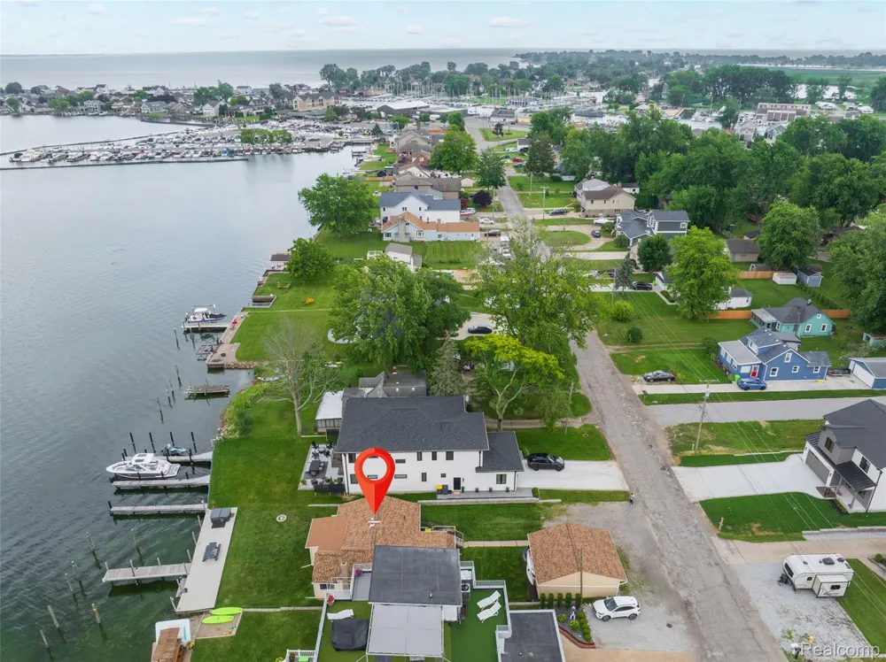 41260 Conger Bay Drive Harrison Charter Township, MI 48045