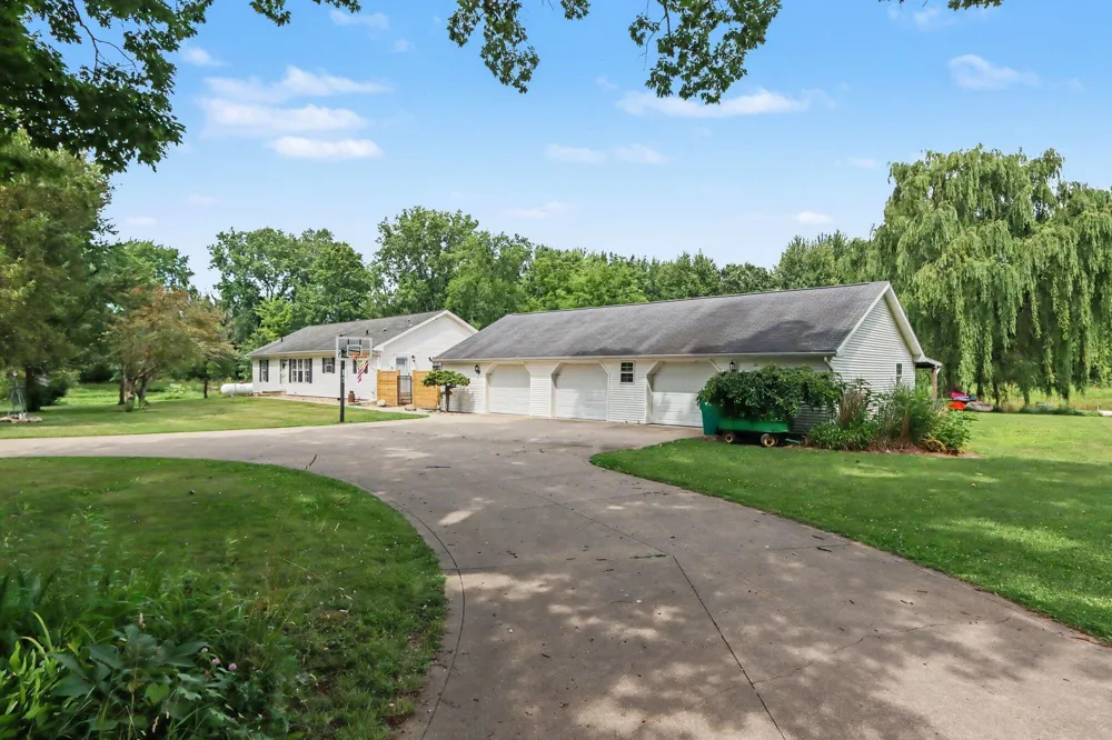 56883 Pulver Road Fabius Township, MI 49093