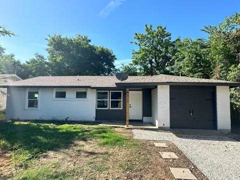 2710 Roberts Circle