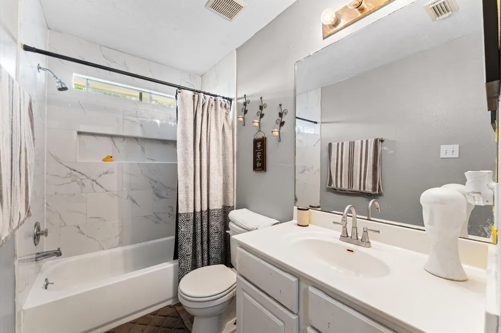 912 Willaby Street Channelview, TX 77530