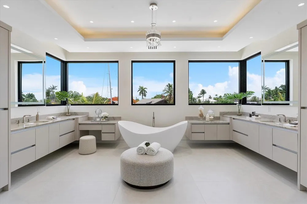 1607 SE 14th Street Fort Lauderdale, FL 33316