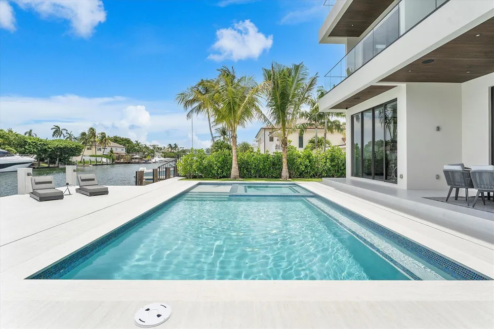 1607 SE 14th Street Fort Lauderdale, FL 33316