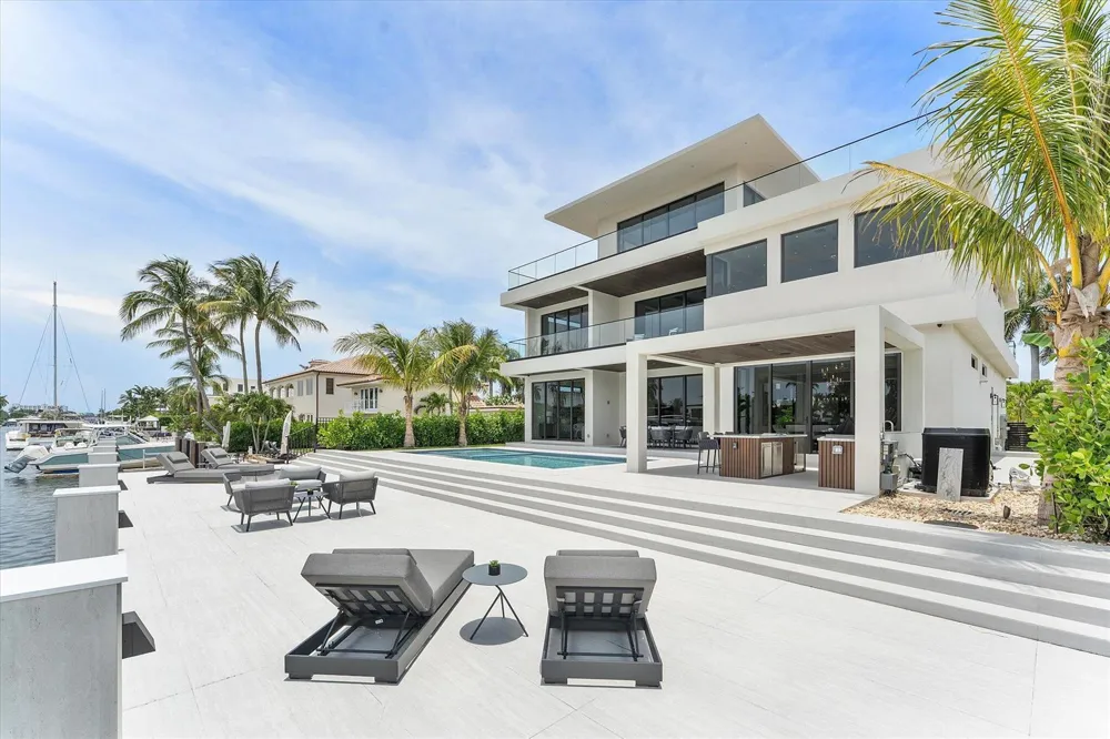 1607 SE 14th Street Fort Lauderdale, FL 33316