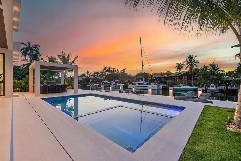 1607 SE 14th Street Fort Lauderdale, FL 33316