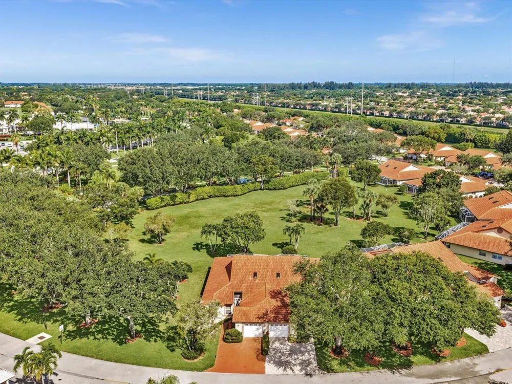 7036 Summer Tree Drive #B Boynton Beach, FL 33437