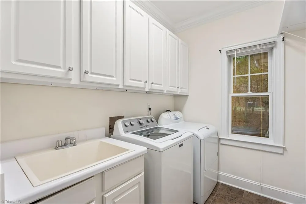 347 Friendship Circle Winston-Salem, NC 27106