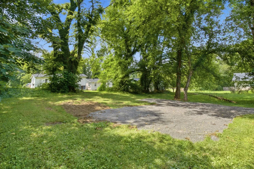 103 Hall St Hartsville, TN 37074