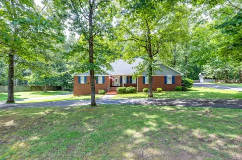 106 Parkwood Ln