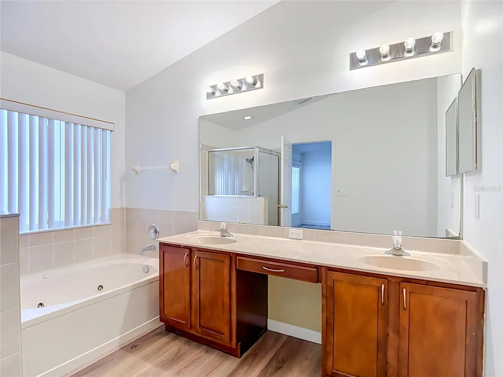 Address Not Shown Land O Lakes, FL 34639