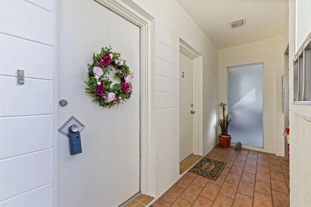 1036 NORTH SHORE DRIVE NE #1 St Petersburg, FL 33701