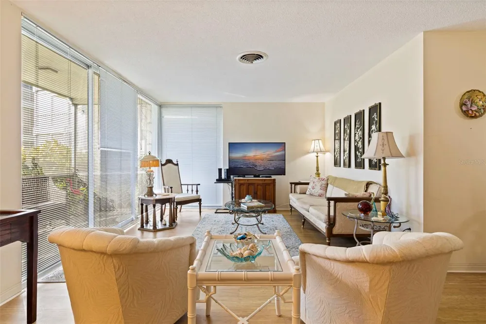 1036 NORTH SHORE DRIVE NE #1 St Petersburg, FL 33701