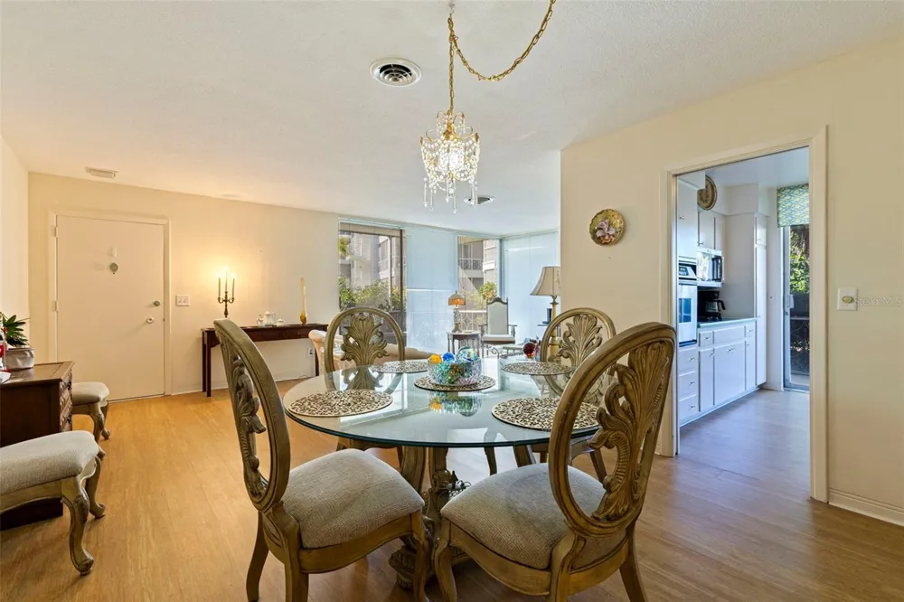 1036 NORTH SHORE DRIVE NE #1 St Petersburg, FL 33701