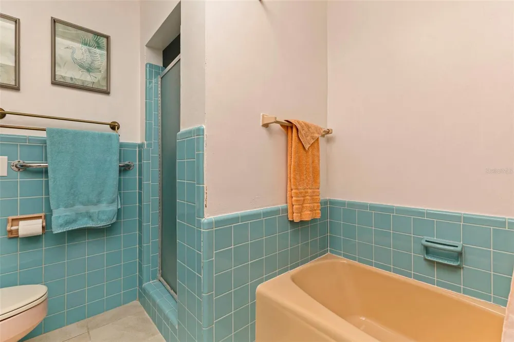 1036 NORTH SHORE DRIVE NE #1 St Petersburg, FL 33701