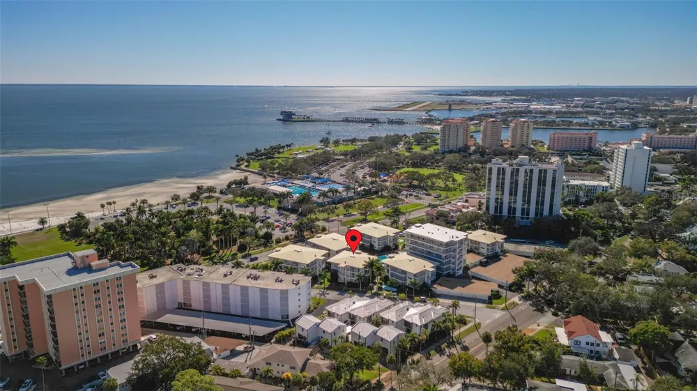 1036 NORTH SHORE DRIVE NE #1 St Petersburg, FL 33701