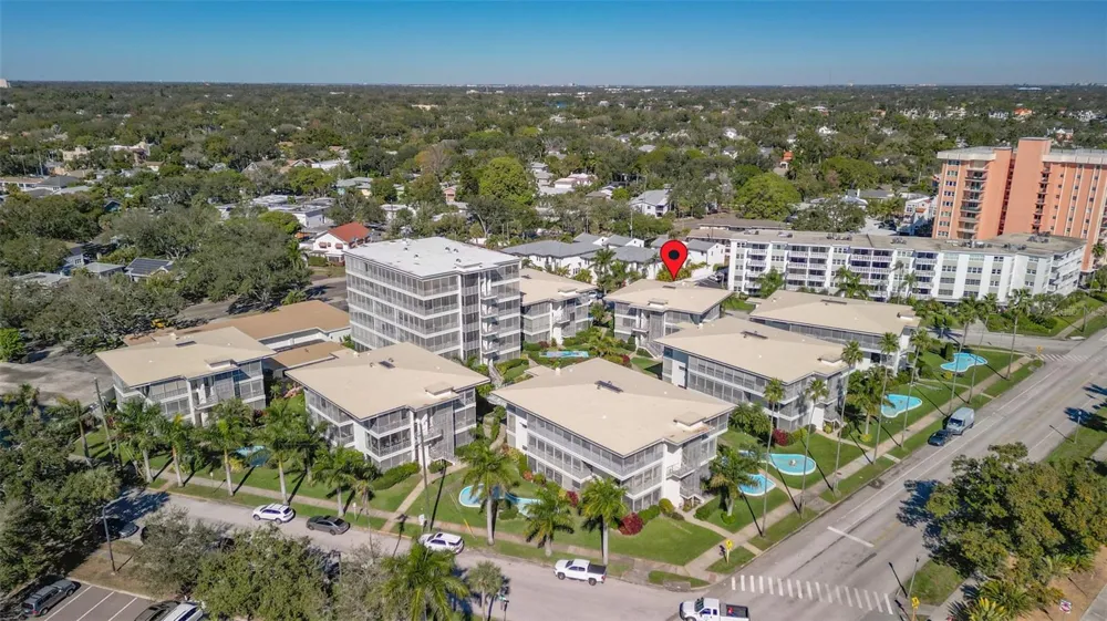 1036 NORTH SHORE DRIVE NE #1 St Petersburg, FL 33701