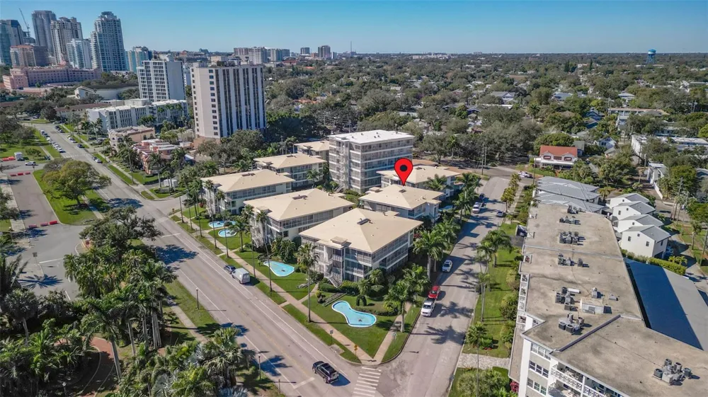 1036 NORTH SHORE DRIVE NE #1 St Petersburg, FL 33701