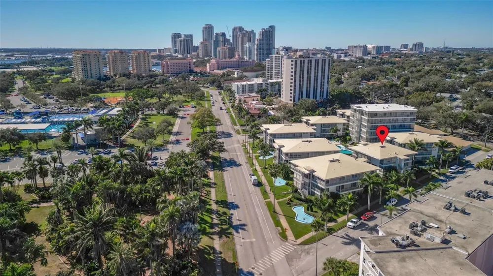 1036 NORTH SHORE DRIVE NE #1 St Petersburg, FL 33701