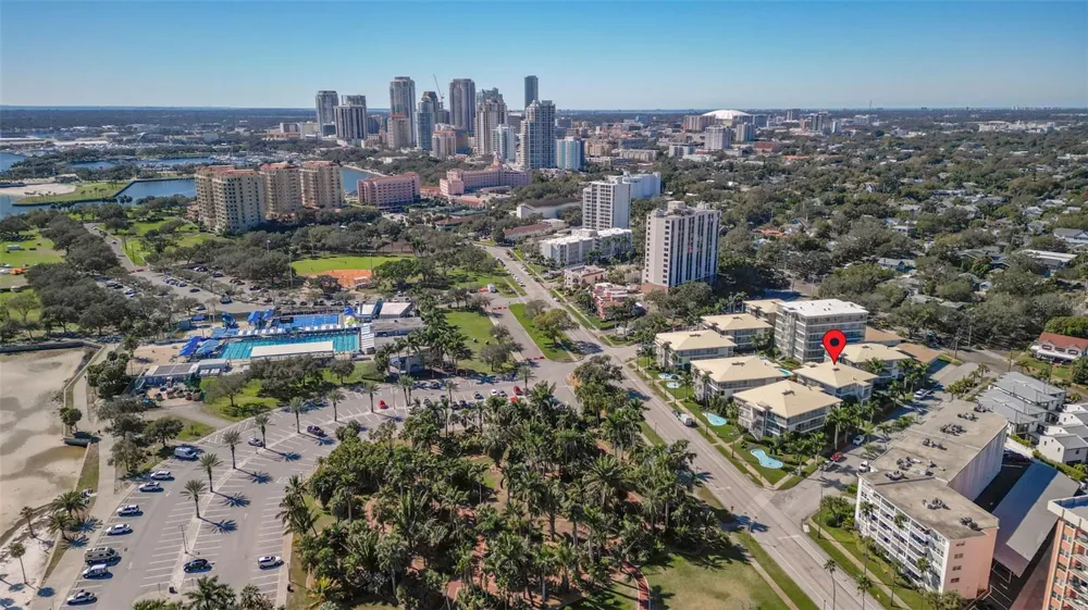 1036 NORTH SHORE DRIVE NE #1 St Petersburg, FL 33701