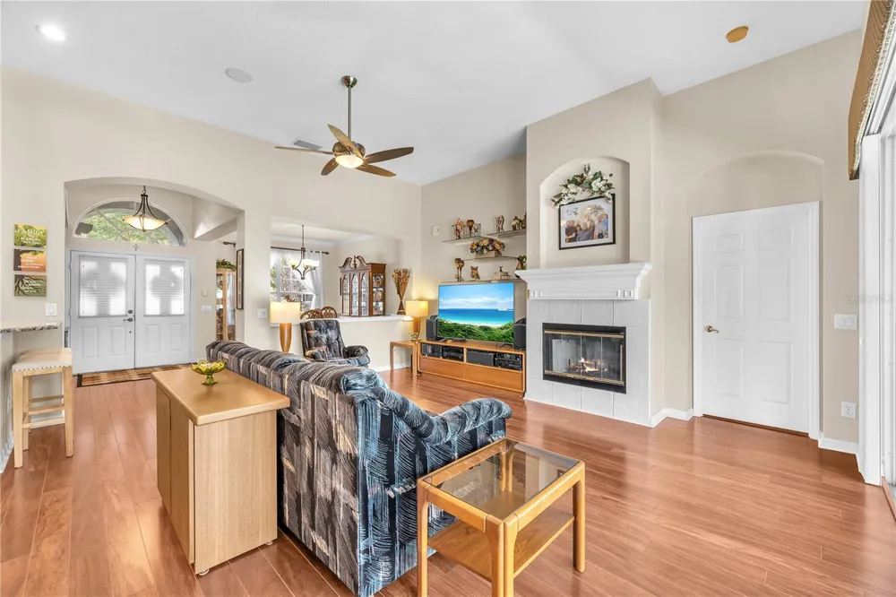 2219 LONGMORE CIRCLE Valrico, FL 33596