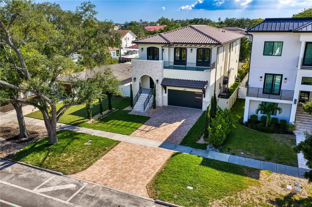 502 E DAVIS BOULEVARD Tampa, FL 33606