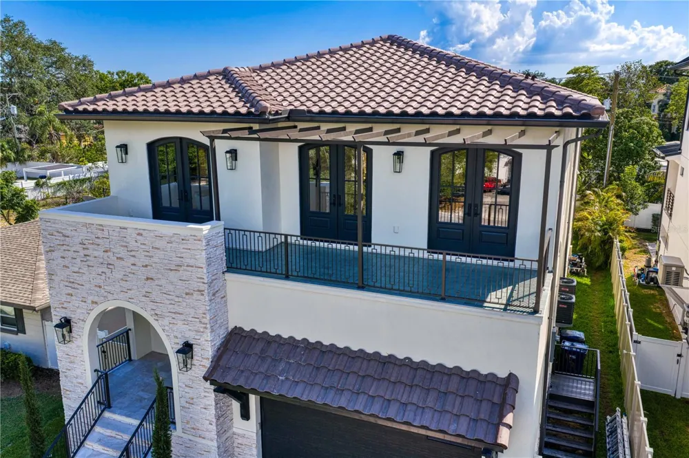 502 E DAVIS BOULEVARD Tampa, FL 33606