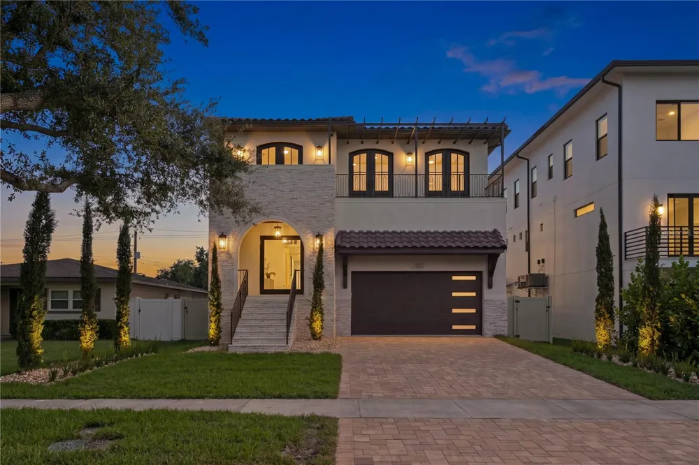 502 E DAVIS BOULEVARD Tampa, FL 33606