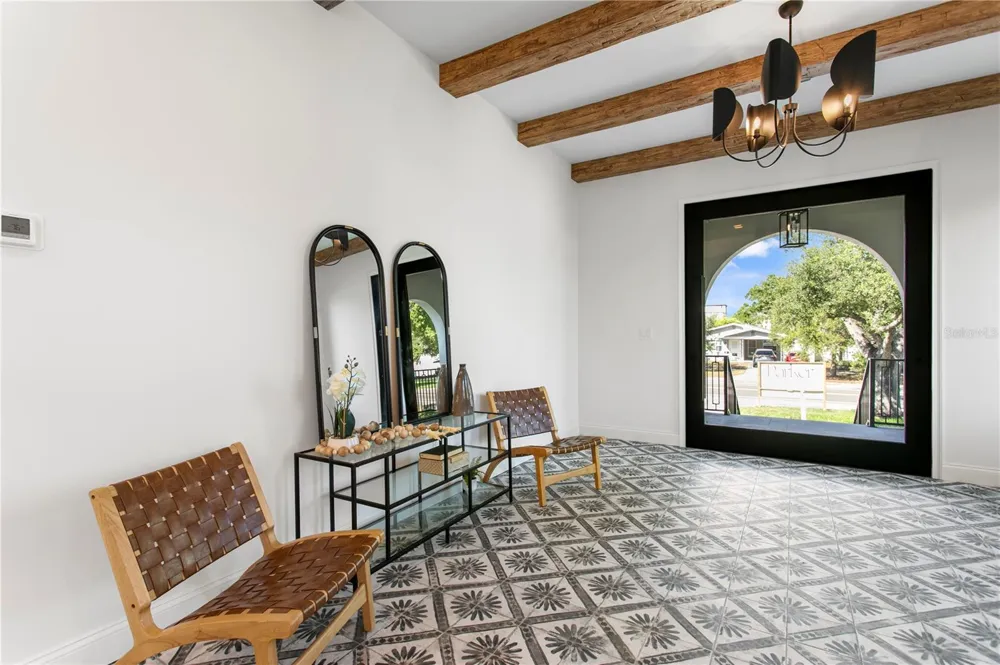 502 E DAVIS BOULEVARD Tampa, FL 33606