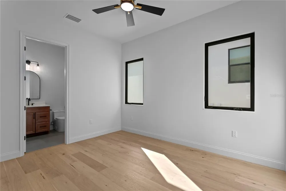 502 E DAVIS BOULEVARD Tampa, FL 33606