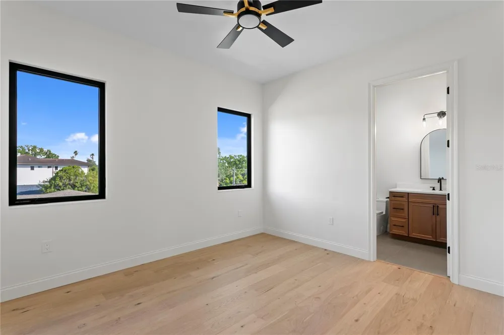 502 E DAVIS BOULEVARD Tampa, FL 33606