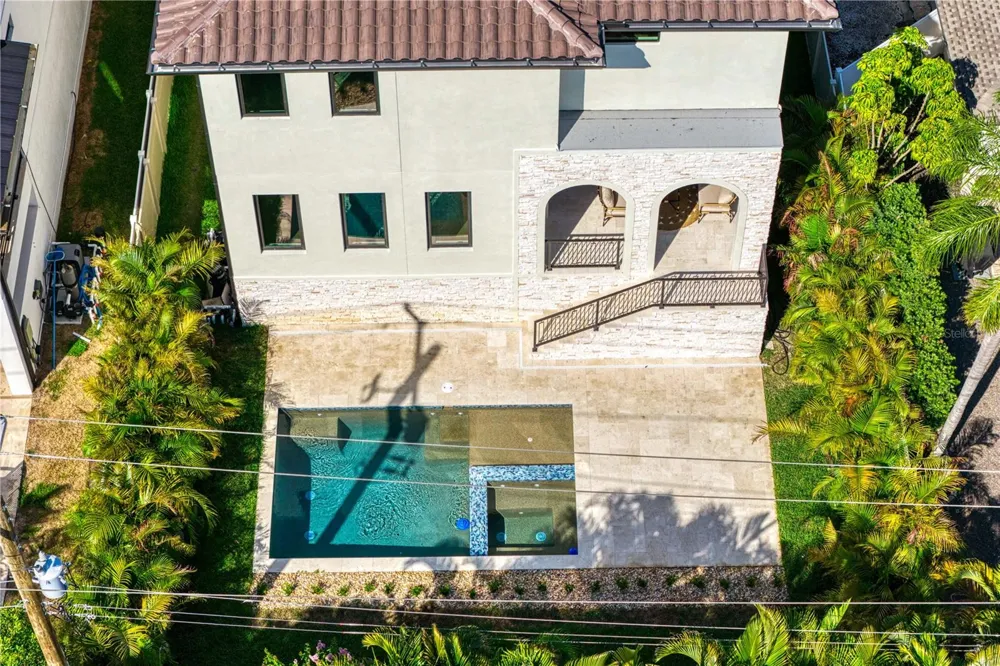 502 E DAVIS BOULEVARD Tampa, FL 33606