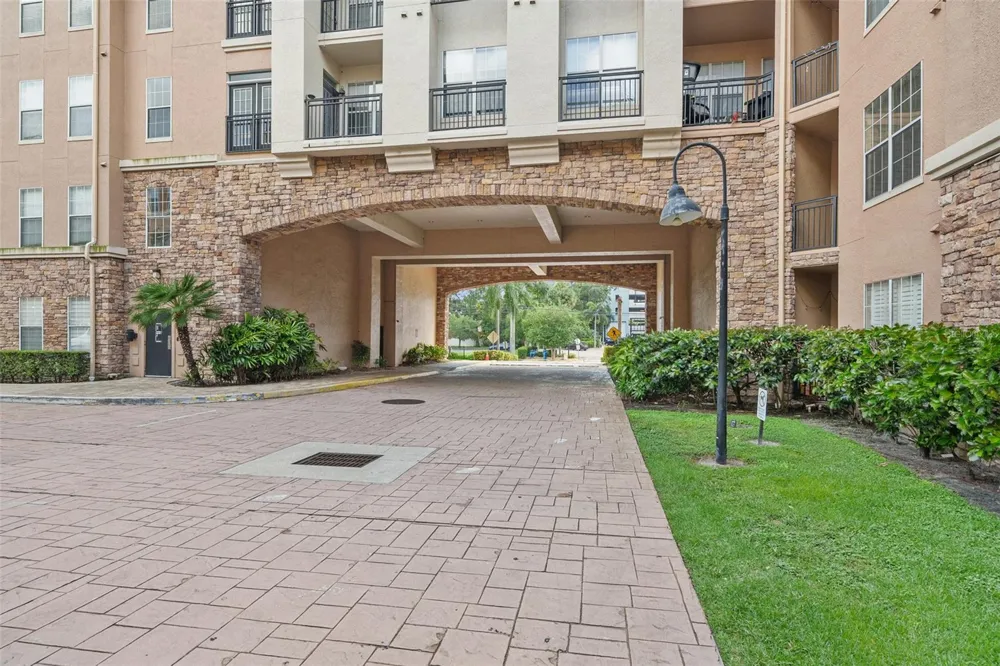 4221 W SPRUCE STREET #2423 Tampa, FL 33607