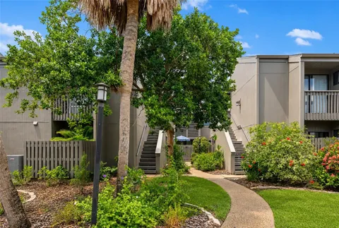 108 WOODLAND PLACE #108