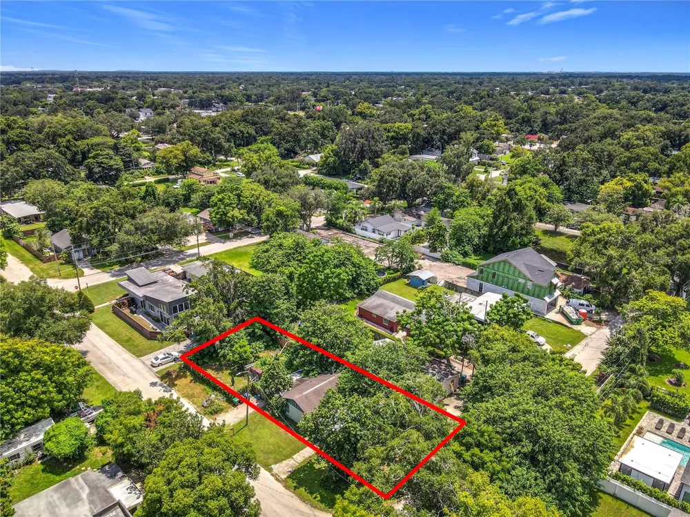 1906 VINE STREET Orlando, FL 32806