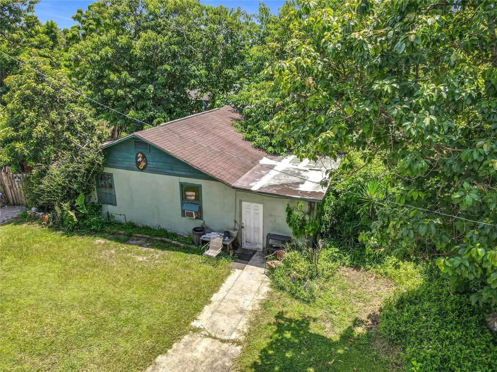 1906 VINE STREET Orlando, FL 32806