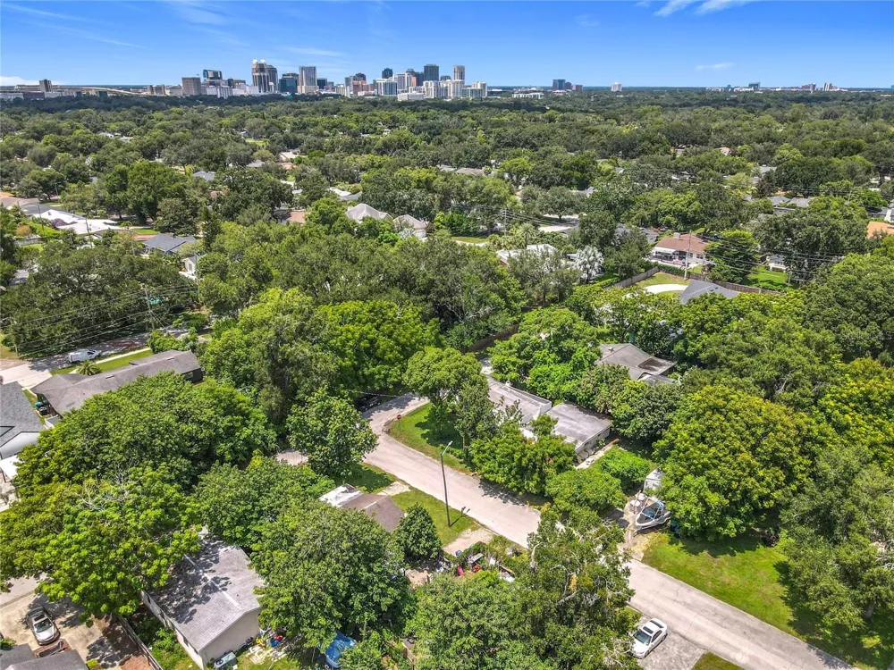 1906 VINE STREET Orlando, FL 32806