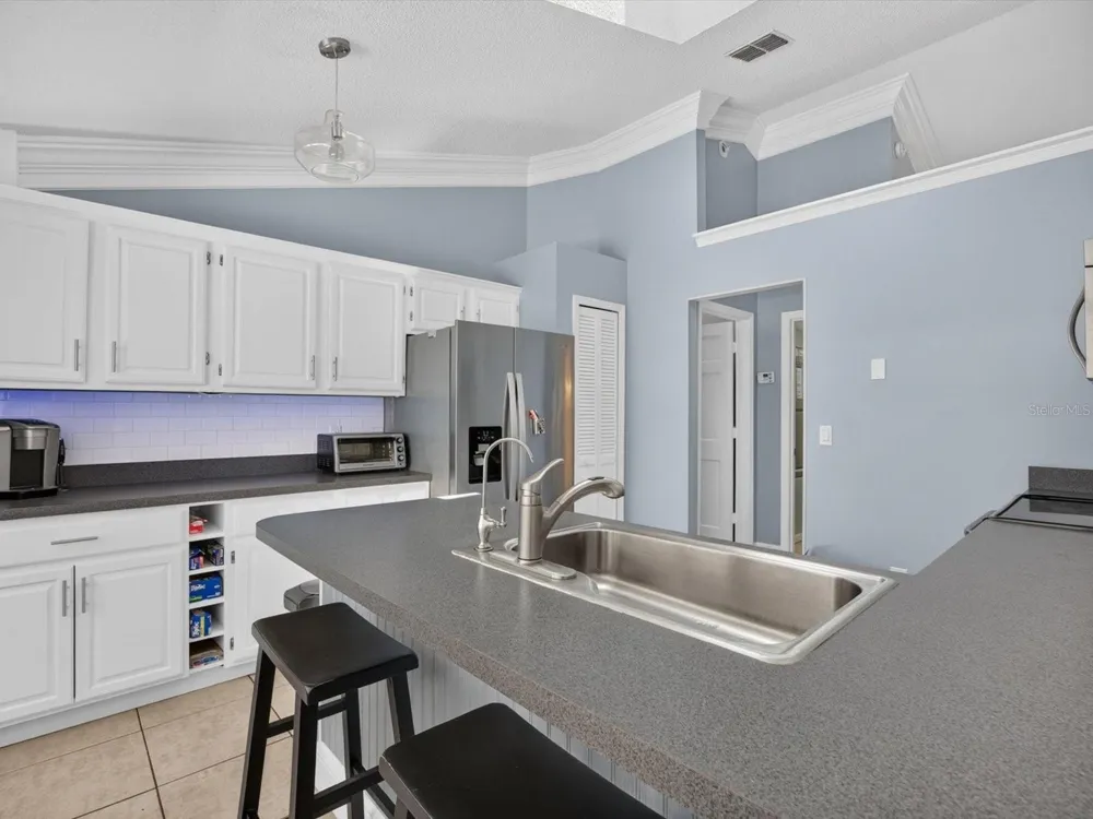 4609 TIFFANY WOODS CIRCLE Oviedo, FL 32765