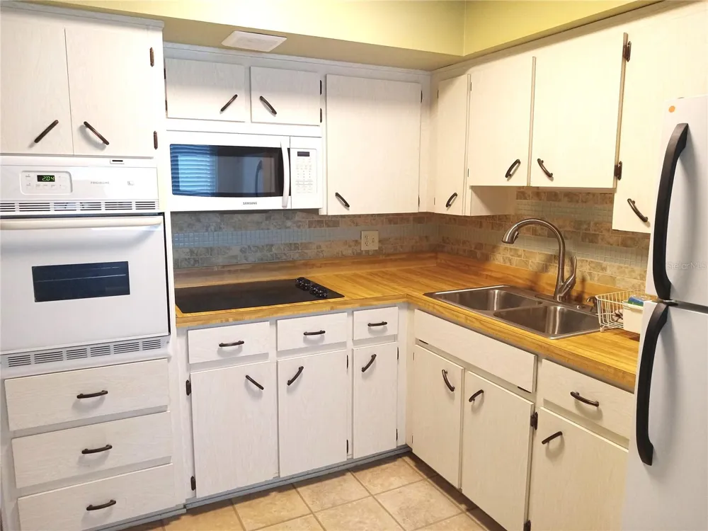 2430 FLORENTINE WAY #30 Clearwater, FL 33763