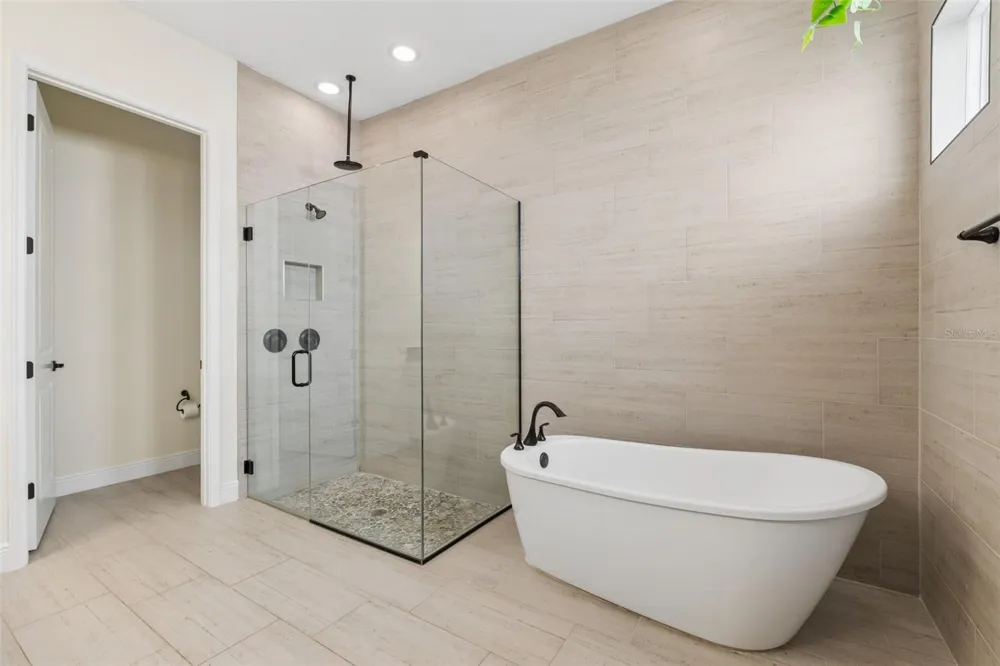 15702 VETTA DRIVE Montverde, FL 34756